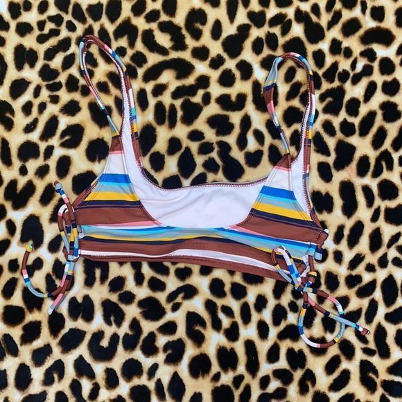 NWOT Striped bikini top size med - Picture 3 of 5